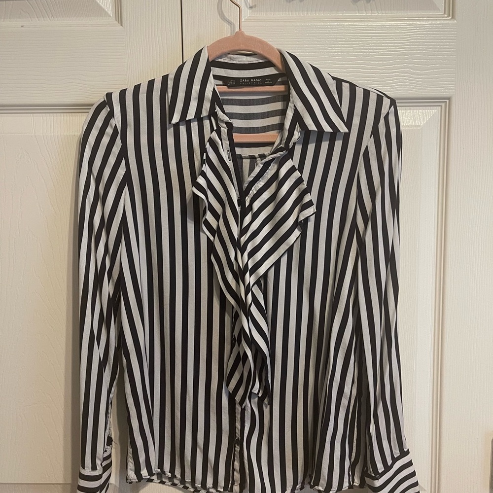 Zara Black and White Long Sleeve Button Down Shirt